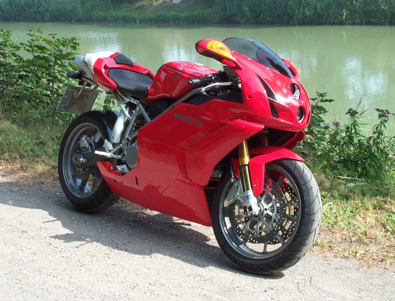 Ducati 999 s